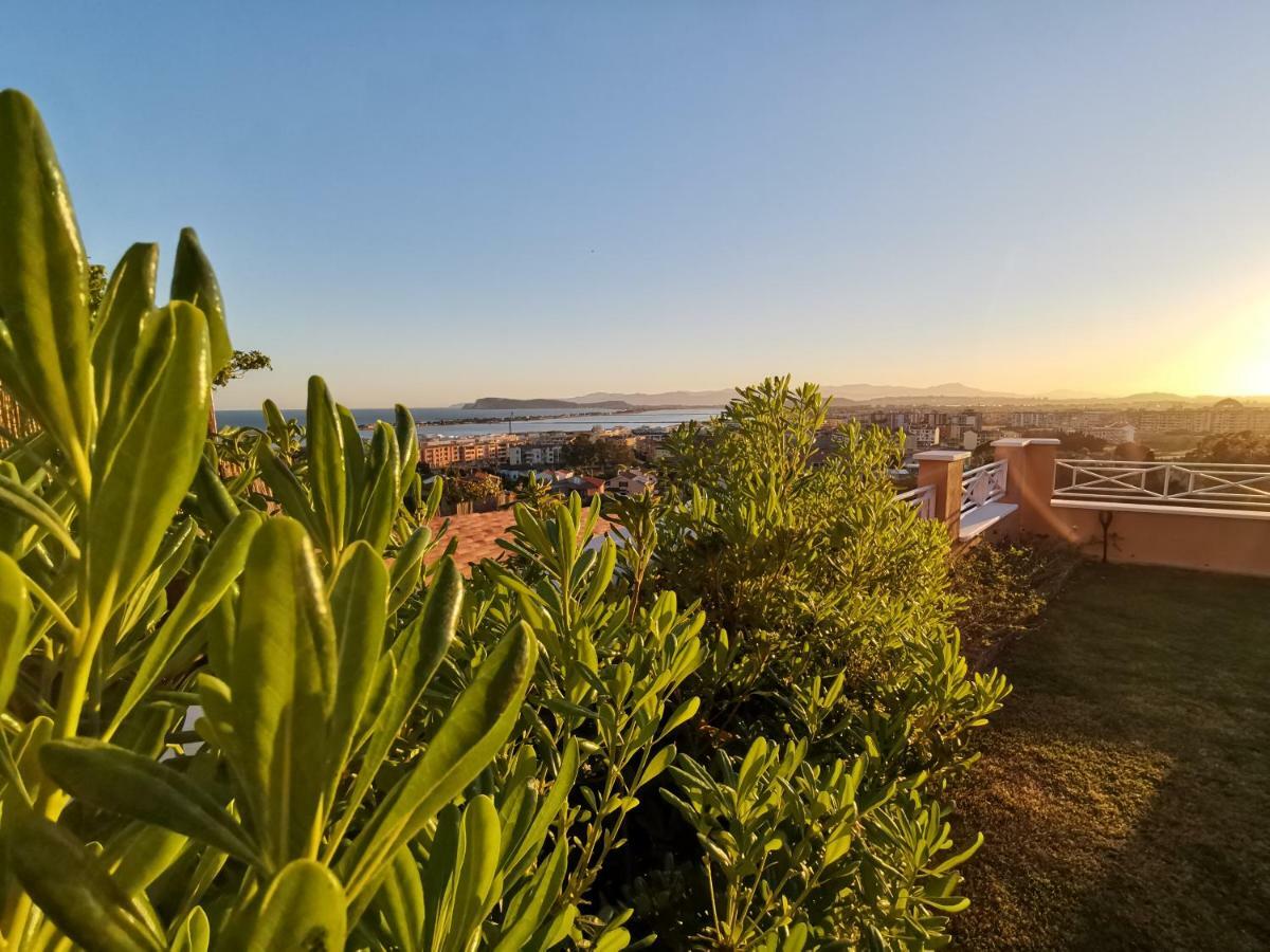 Visit Cagliari - Private Garden On Poetto Beach Apartamento Su Forti Exterior foto